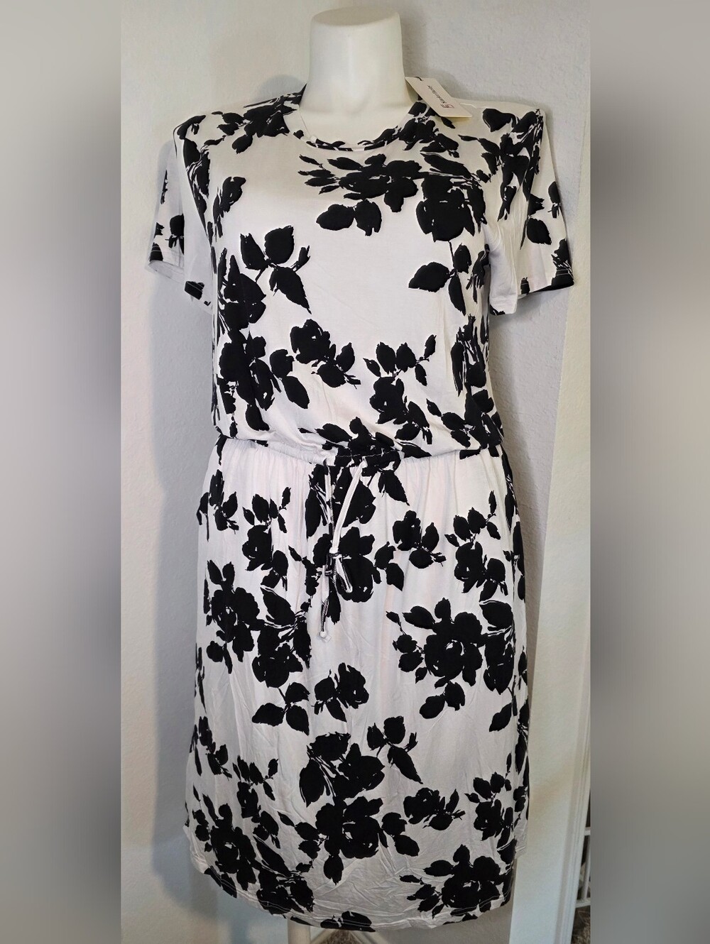 Black and White Floral Drawstring Women’s Dress